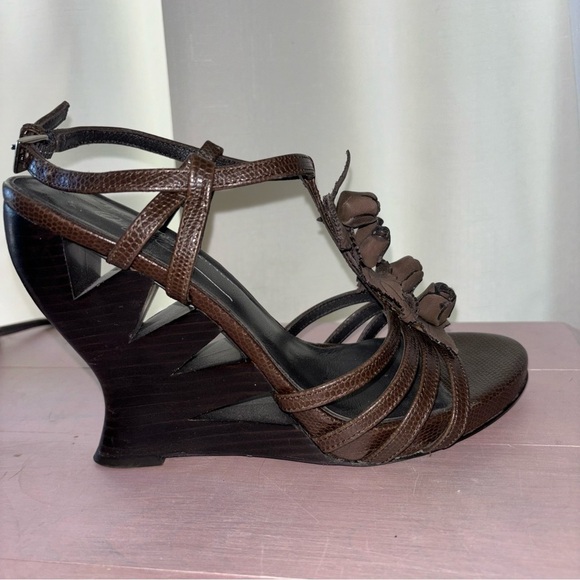 Donald J. Pliner Brown Bambi Rosette Floral Ankle Strap Cutout Wedges Size 7.5 - Picture 5 of 12